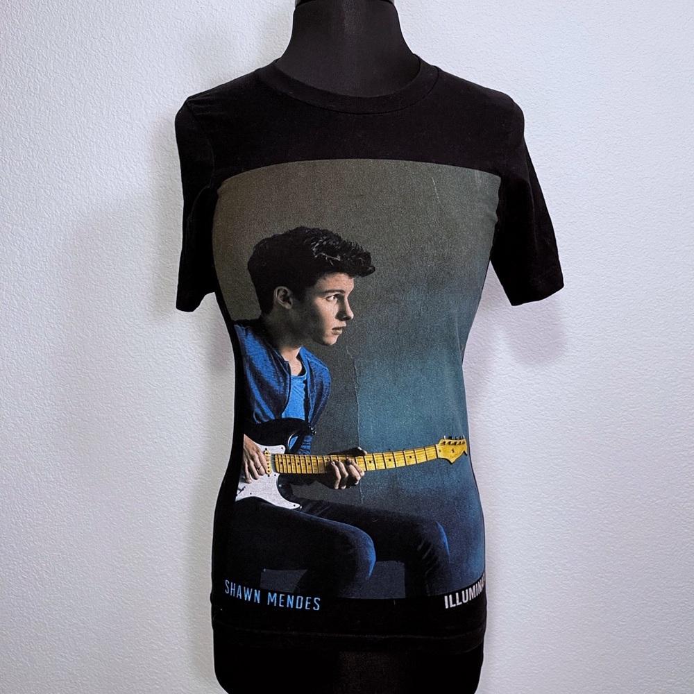 Shawn Mendes Illuminate Tour T-Shirt (XS)